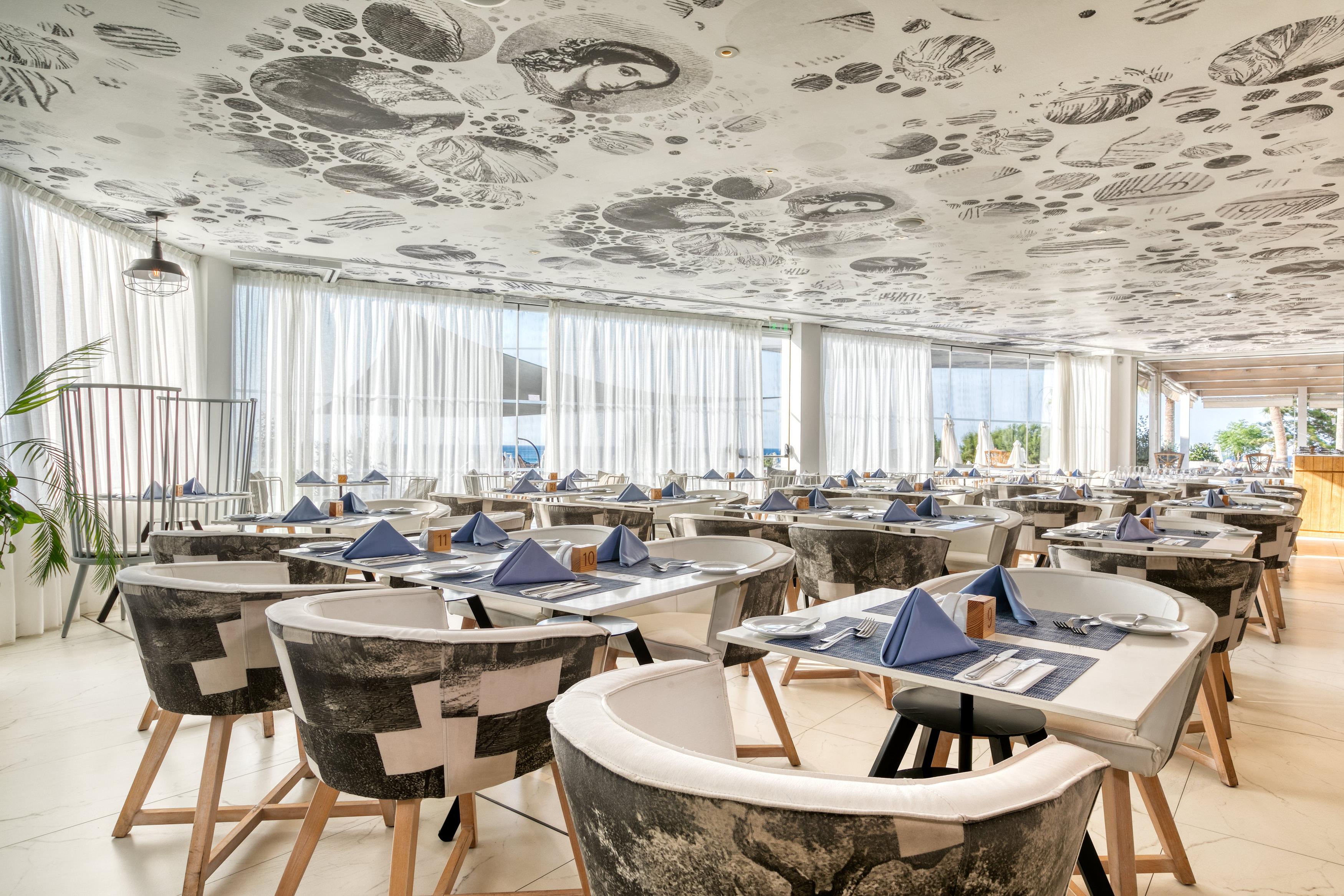 King Jason - Designed For Adults By Louis Hotel